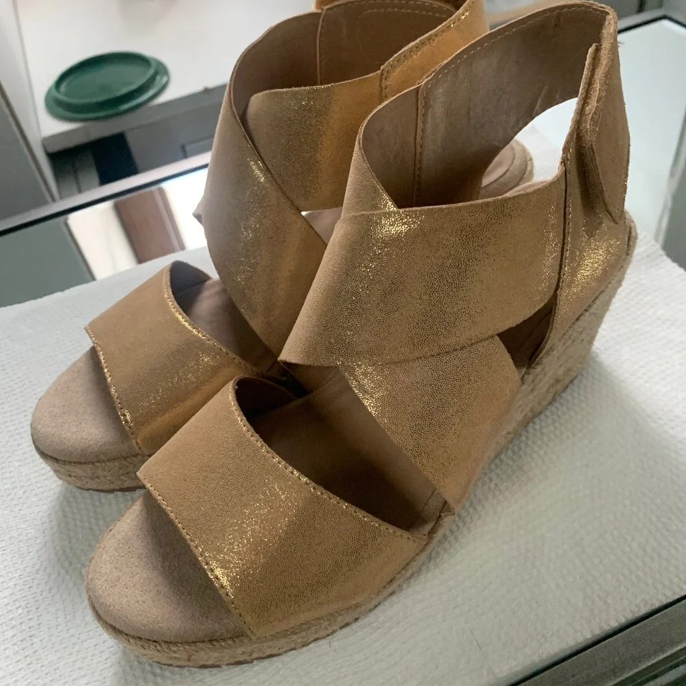 SOUL BY NATURALIZER GOLD ESPADRILLE WEDGES SIZE‎ 8